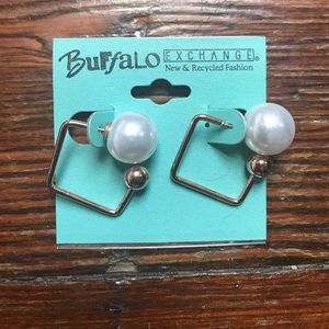 Buffalo Exchange Back to Front Pearl Earrings